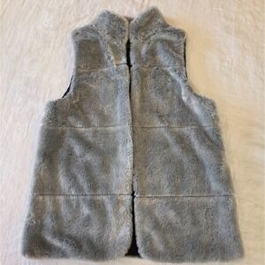 Kensie Faux Fur Vest Gray Women's Size XS Open Front Lightweight & Soft NWOT